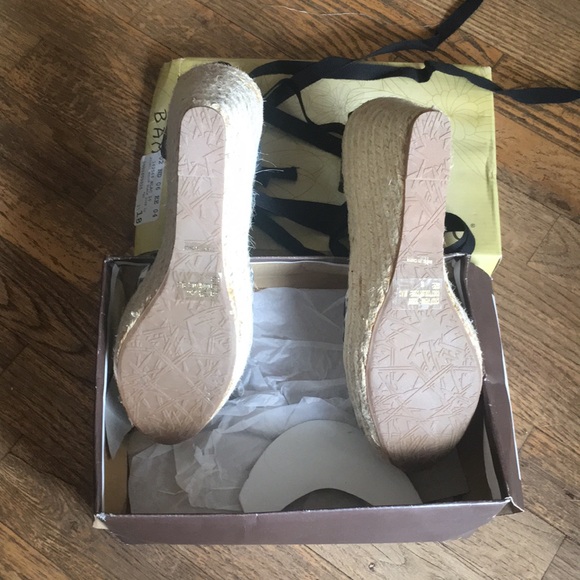 Bamboo picnic wedge ankle strap tie sandals - Picture 4 of 9